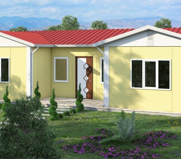 Сглобяема къща 73 м² – лицева фасада със светложълта облицовка